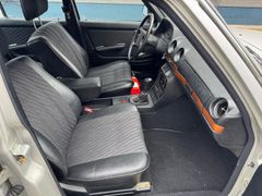 MERCEDES-BENZ 280 E W123 **1. HAND**