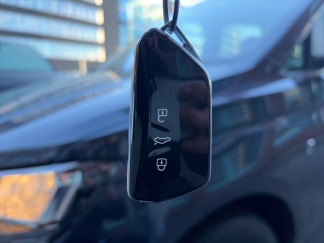 Fahrzeugabbildung Volkswagen Caddy MAXI Life 1,5 TSI DSG Rollstuhlrampe