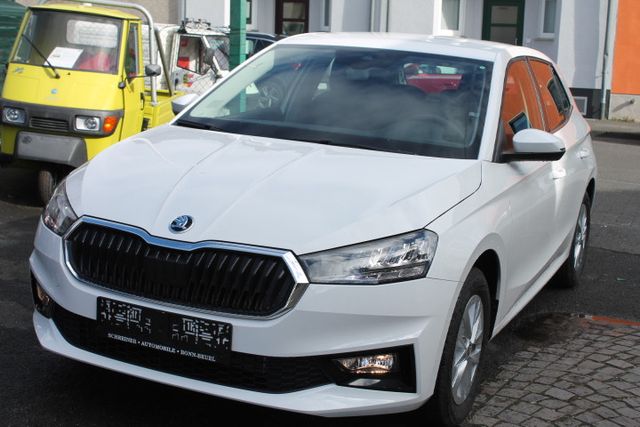 Skoda Fabia 1.0l TSI 70kW  PDC LED  Sitzh 5-J Garantie