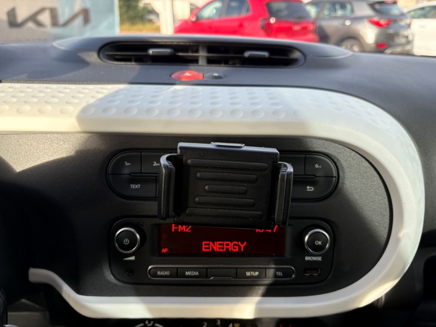 Fahrzeugabbildung Renault Twingo Life Bluetooth Tel.-Vorb. Berganfahrass.