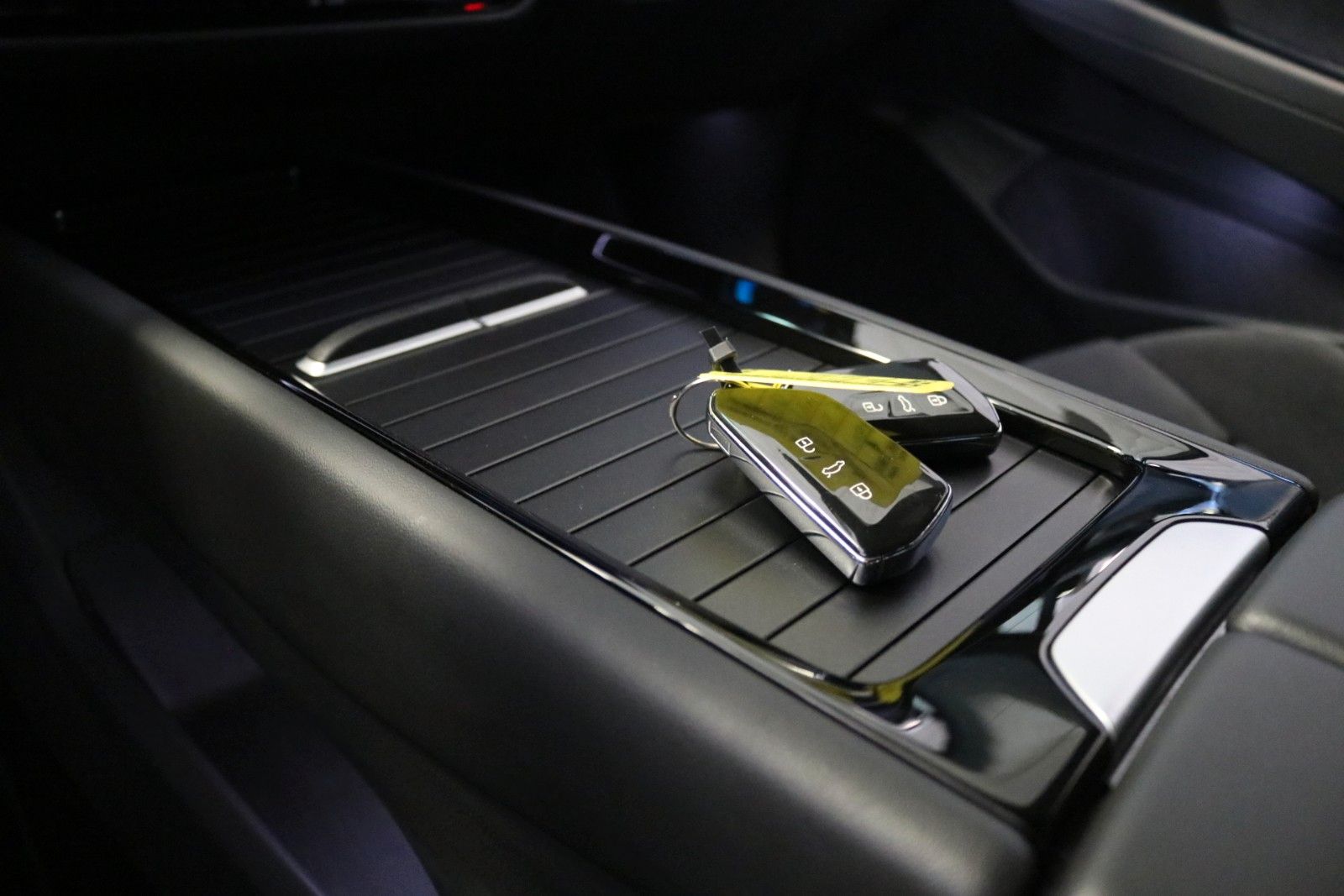 Volkswagen ID.7 Tourer Pro AHK HUD 360° Matrix Memory 99% foto 22