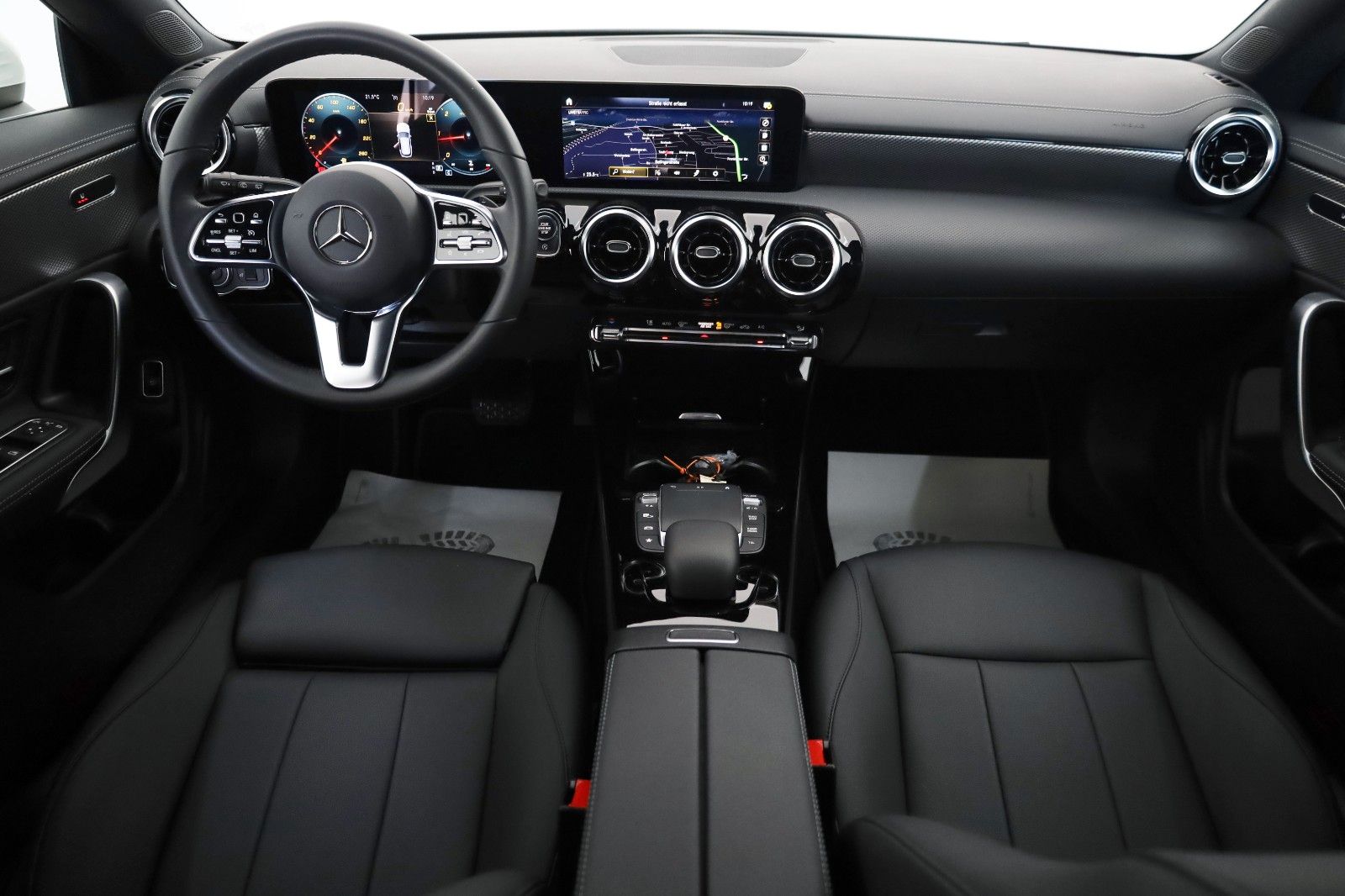Fahrzeugabbildung Mercedes-Benz CLA 200d SB, Leder,Navi,LED,SH,Kamera,AHK SR+WR