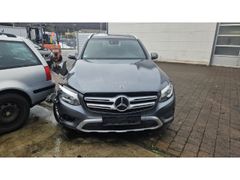 MERCEDES-BENZ GLC 350 d 4Matic AHK-klappbar El. Panodach Navi 
