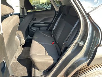 Hyundai KONA - 8