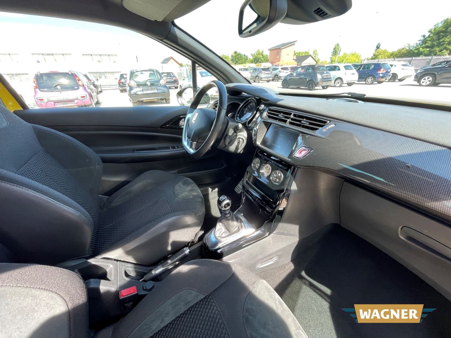 Fahrzeugabbildung Citroën DS3 SportChic Klimaautomatik Bi-Xenon Sportsitze