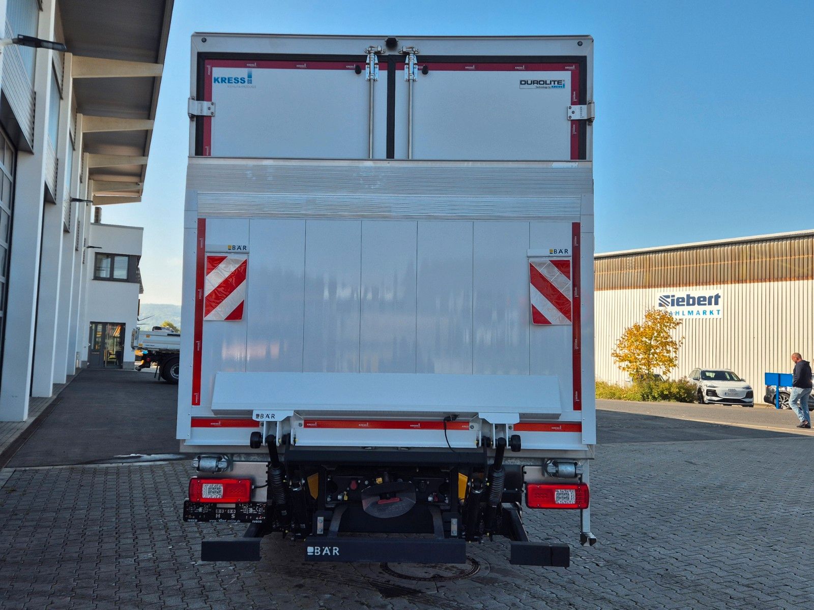 Fahrzeugabbildung Iveco Eurocargo ML160E28/P Carrier Supra 1250 LBW Tür