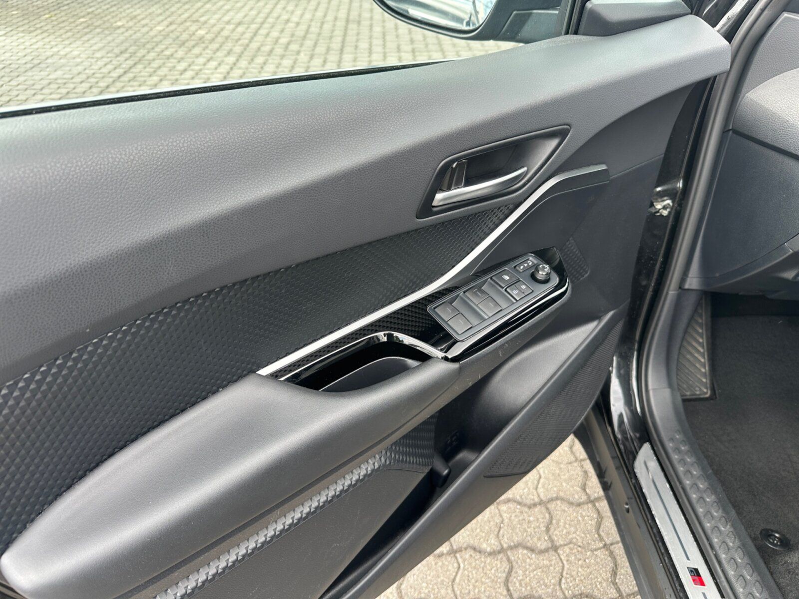 Fahrzeugabbildung Toyota 2.0 Hybrid GR Black Edition Navigation Navi