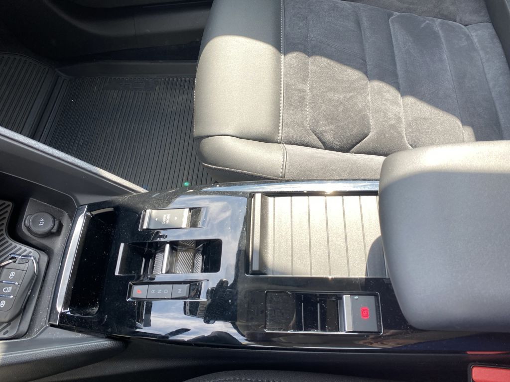 Fahrzeugabbildung Citroën C4 PT 130 S&S *Automatik* MAX *beh. Lenkr*AZV*