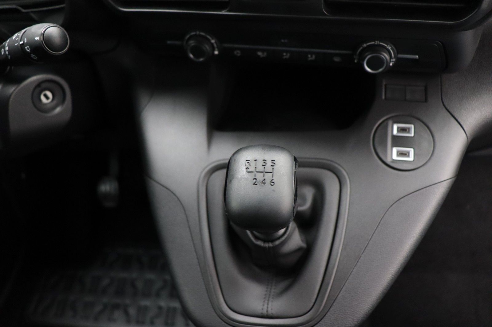 Fahrzeugabbildung Fiat Doblò Kastenwagen L1 1.5 BlueHDi 75 kW Easy Pro