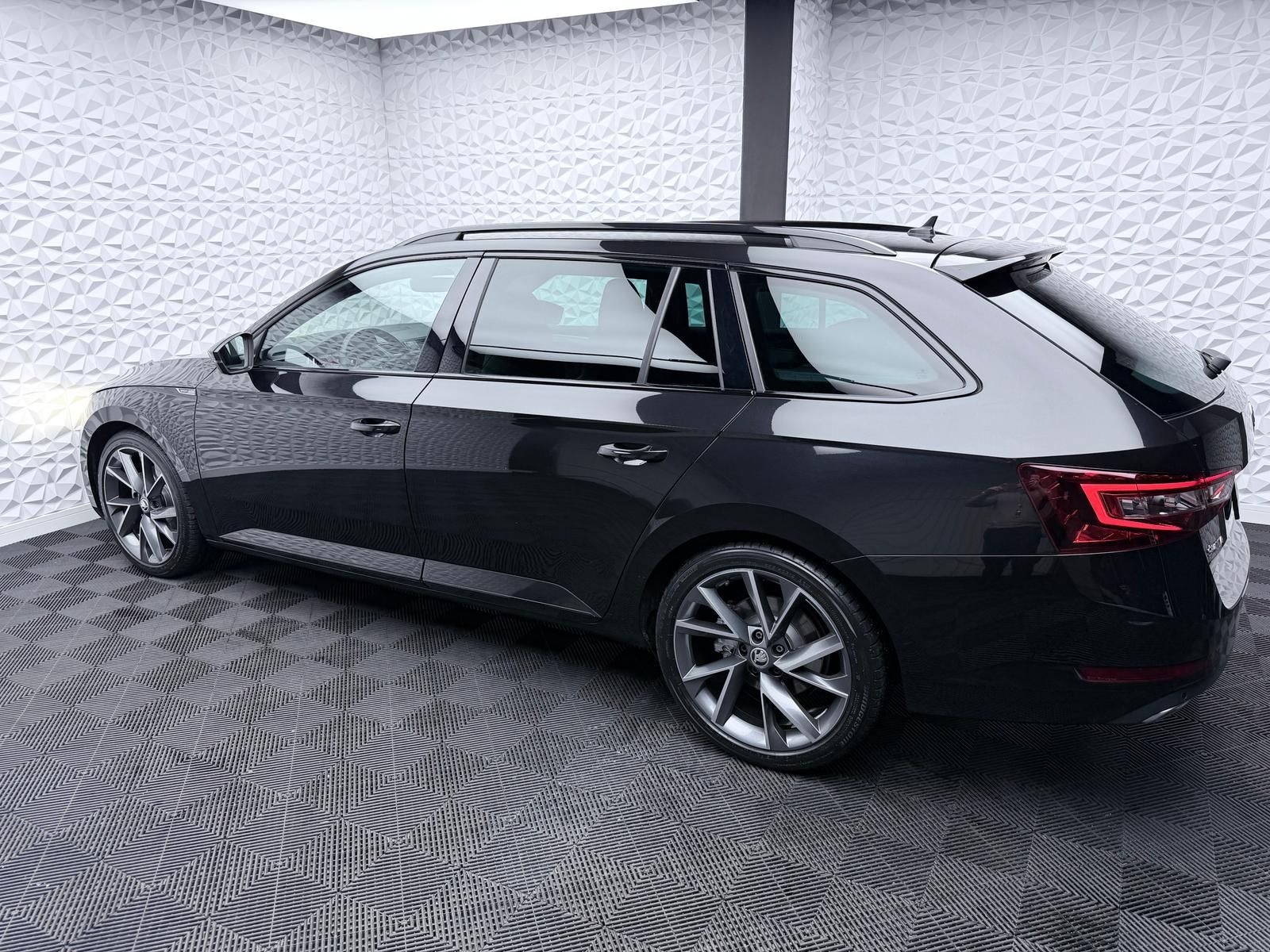 Fahrzeugabbildung SKODA SPORTLINE 2.0 TDI/VIRTUAL/R-CAM/LED/ACC/DCC/DAB+