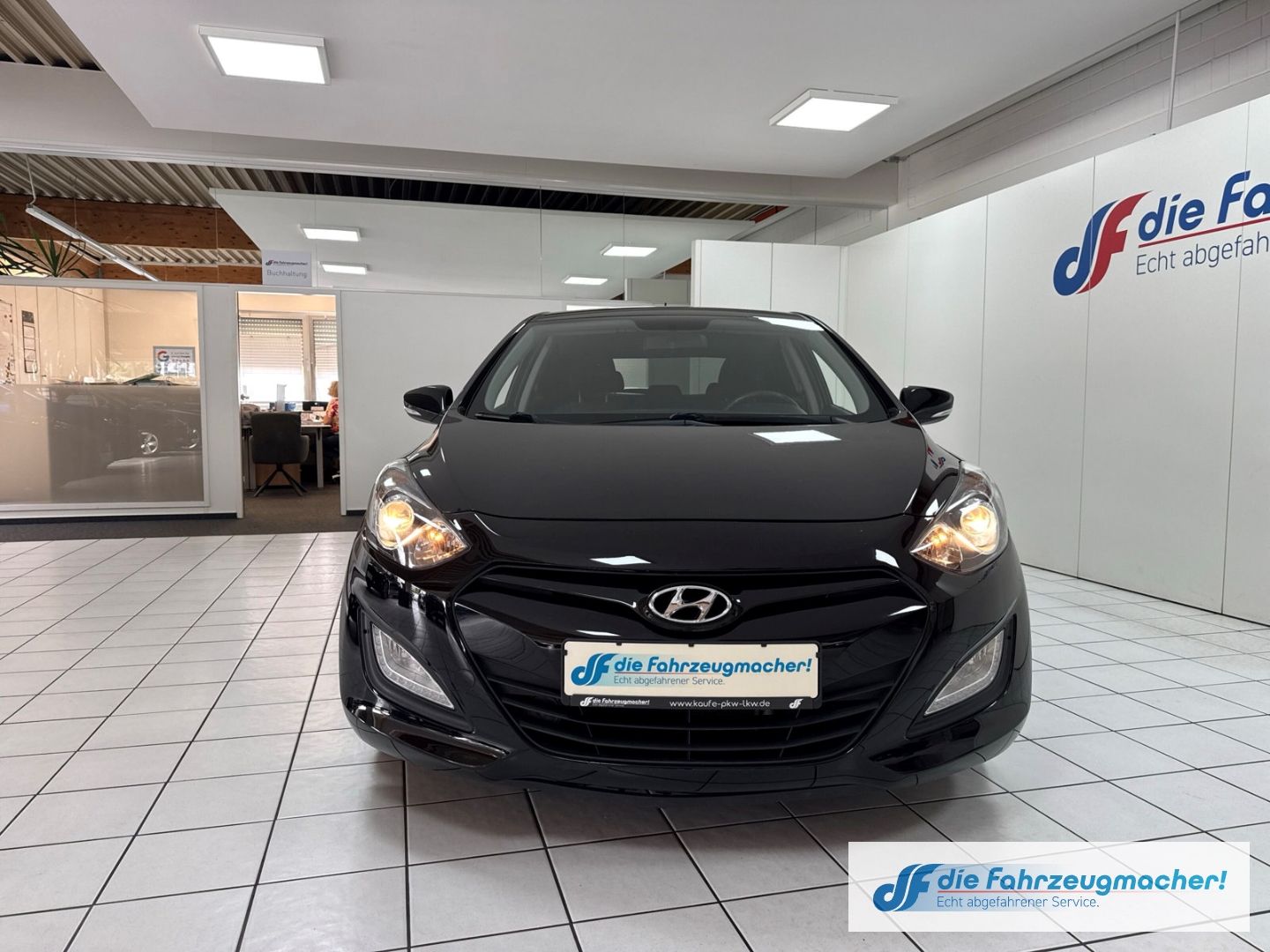 Fahrzeugabbildung Hyundai i30 Classic 1.4 CRDi DPF Alarm Berganfahrass. GA