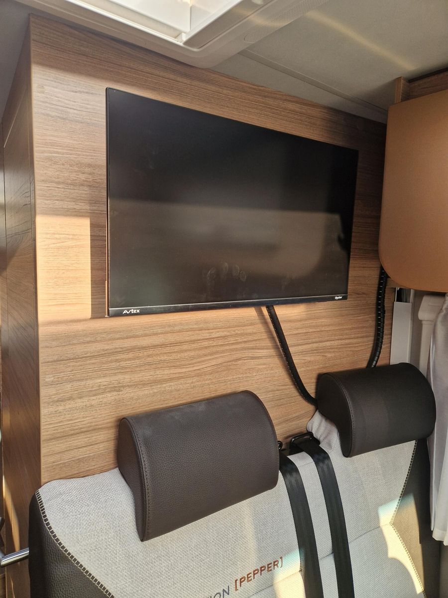 Fahrzeugabbildung Weinsberg CaraCompact MB EDITION PEPPER 640 MEG