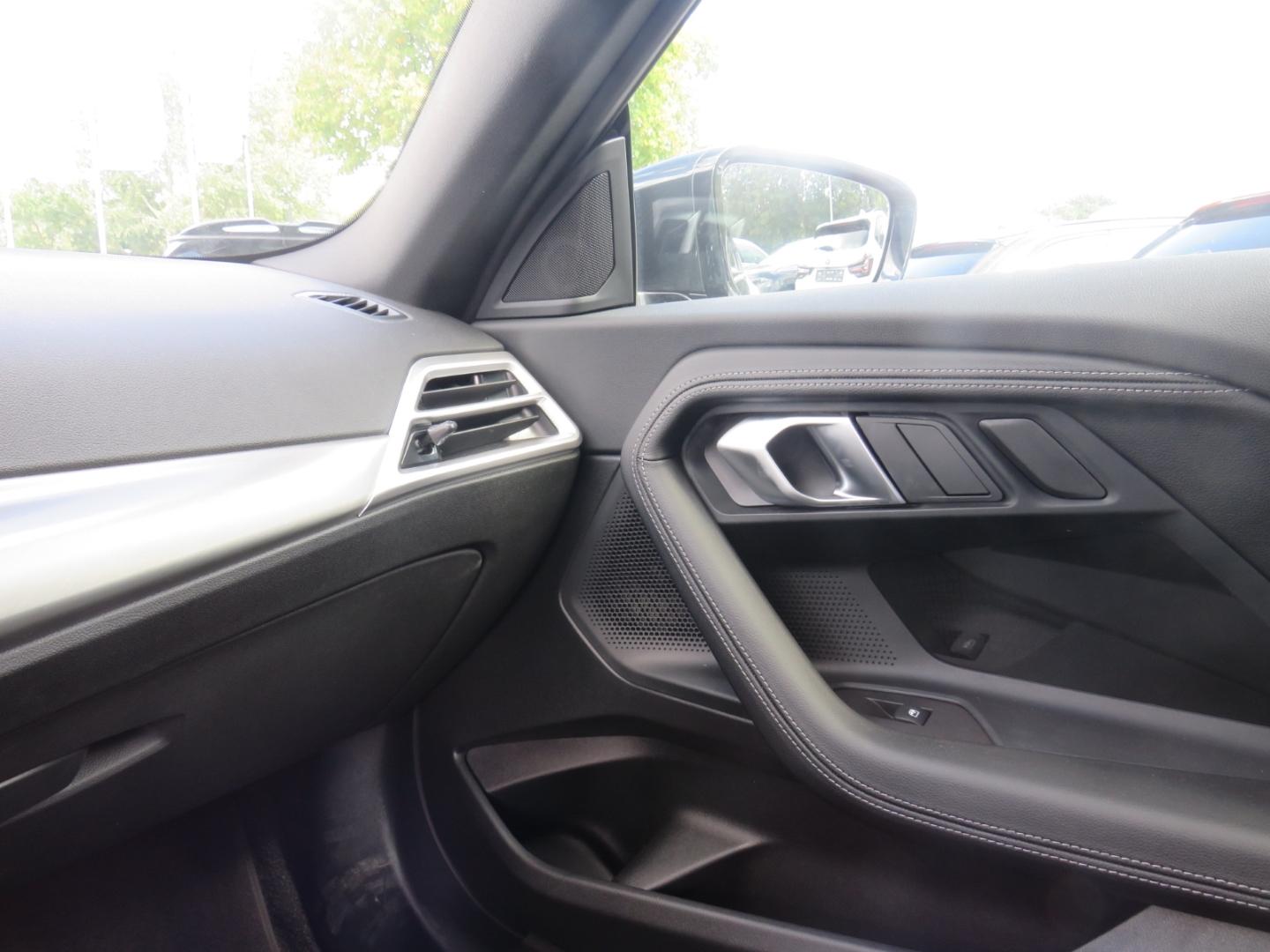 BMW 218 i Coupe M Sport/HiFi/adapt.LED/Komfortzg/DAB