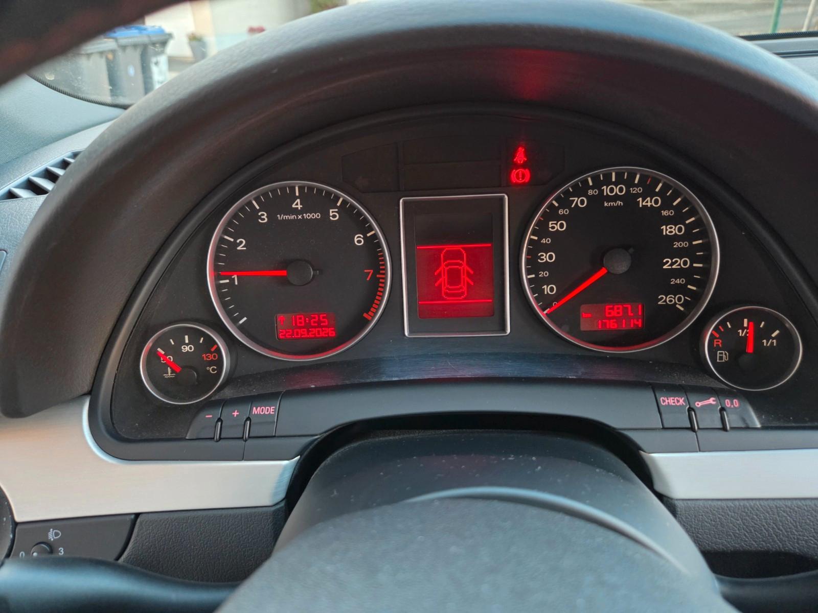 Audi A4 2005 — photo 15