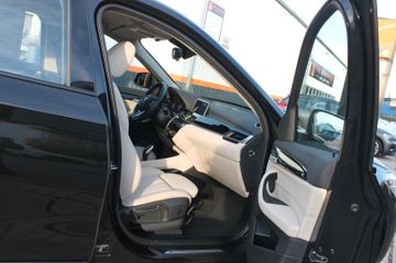 Fahrzeugabbildung BMW X1 xDrive 20i Sport-Line Leder PDC SHZ Hifi
