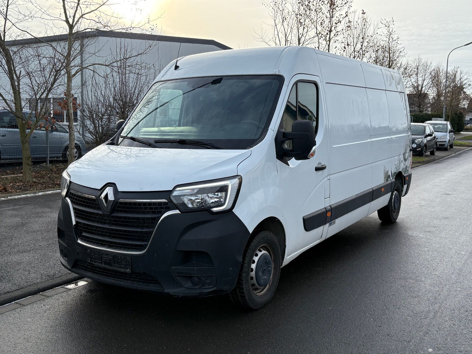 Fahrzeugabbildung Renault Master III Kasten L3H2 HKa 3,5t/KÜHLWAGEN/3-SITZ