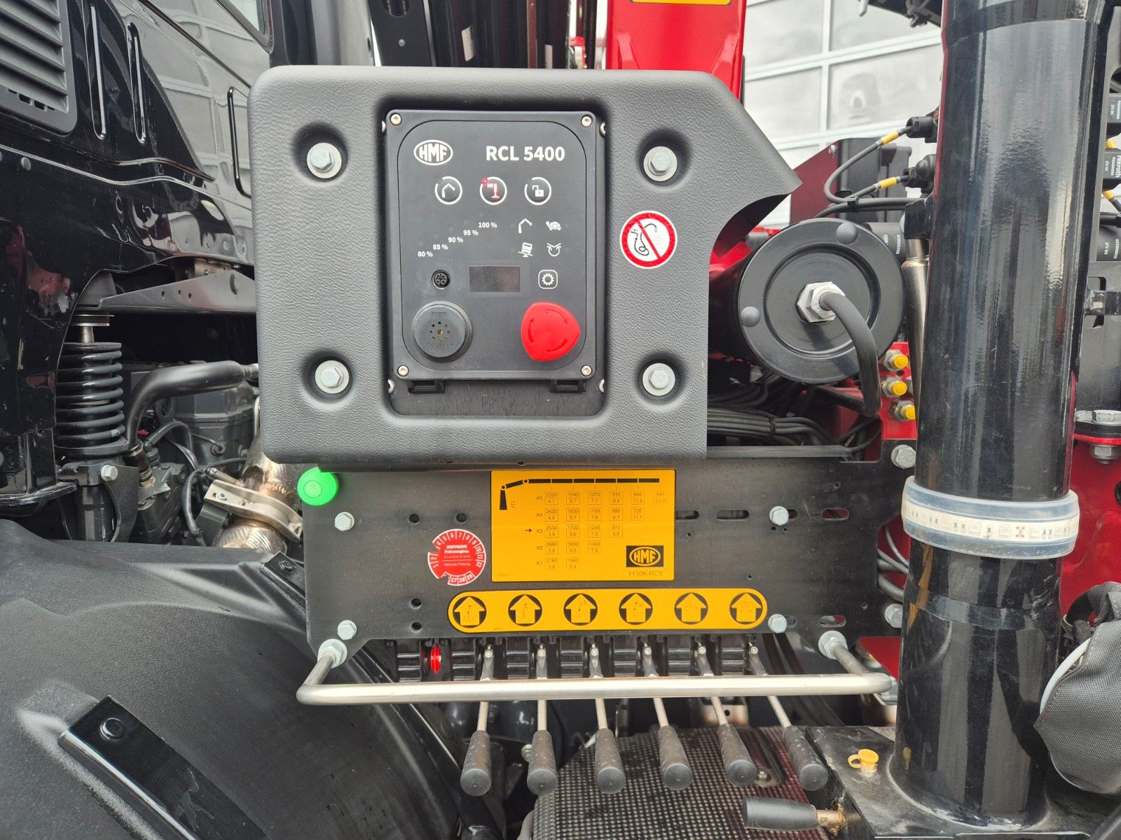 Fahrzeugabbildung Iveco Eurocargo ML150E32WS 4x4 Kran HMF 1130K Funk AHK