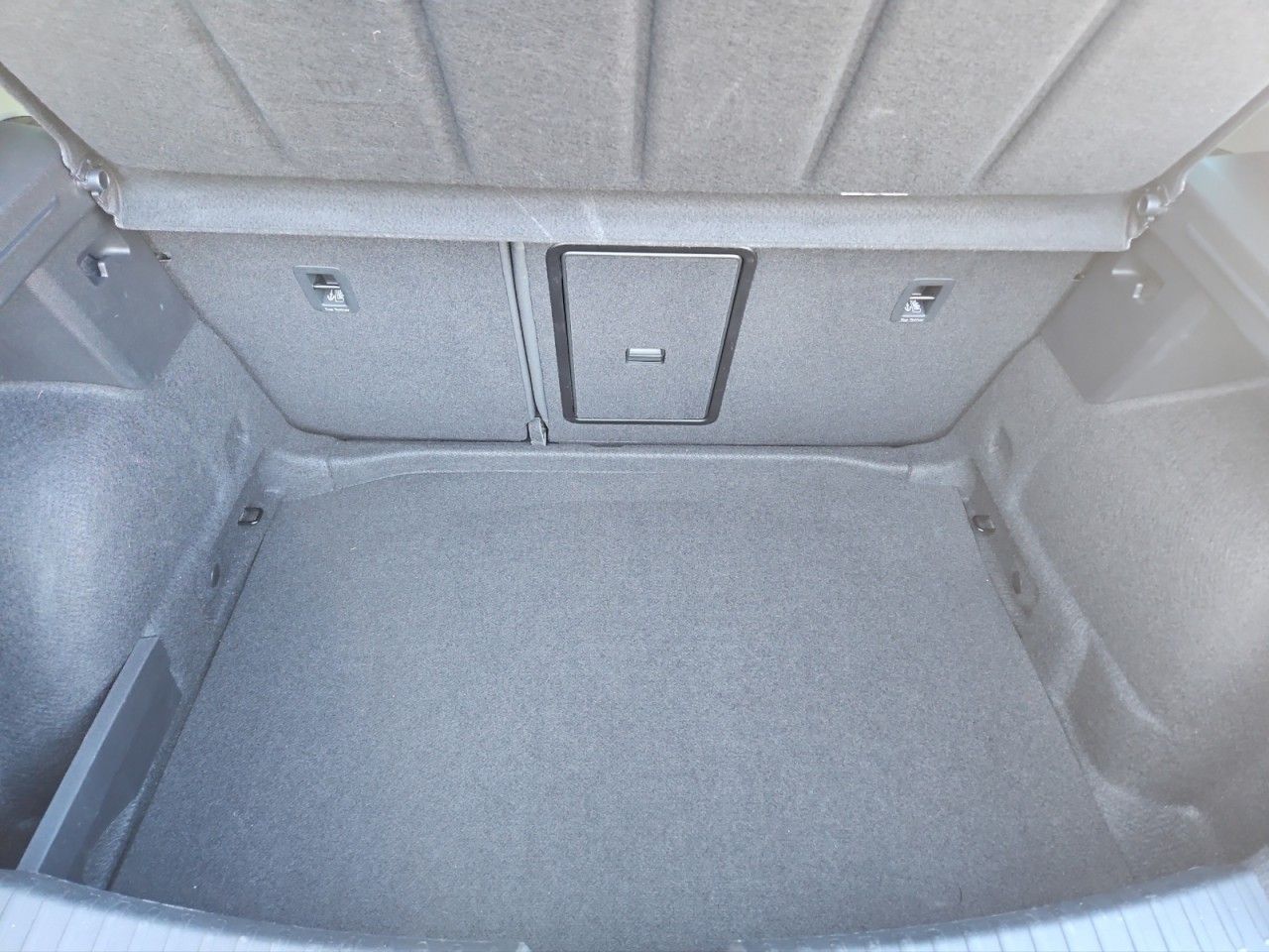 Fahrzeugabbildung SEAT Leon FR MHEV,Navigation,LED,DSG,Alarmanlage
