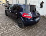 Renault Megane 1.9 DCI 8 Fachbereift - Renault Megane aus 2006 mit Diesel-Antrieb