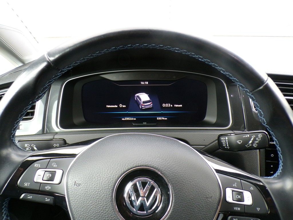 Fahrzeugabbildung Volkswagen Golf VII e-Golf *CCS Ladedose*ACC*Active Info Di