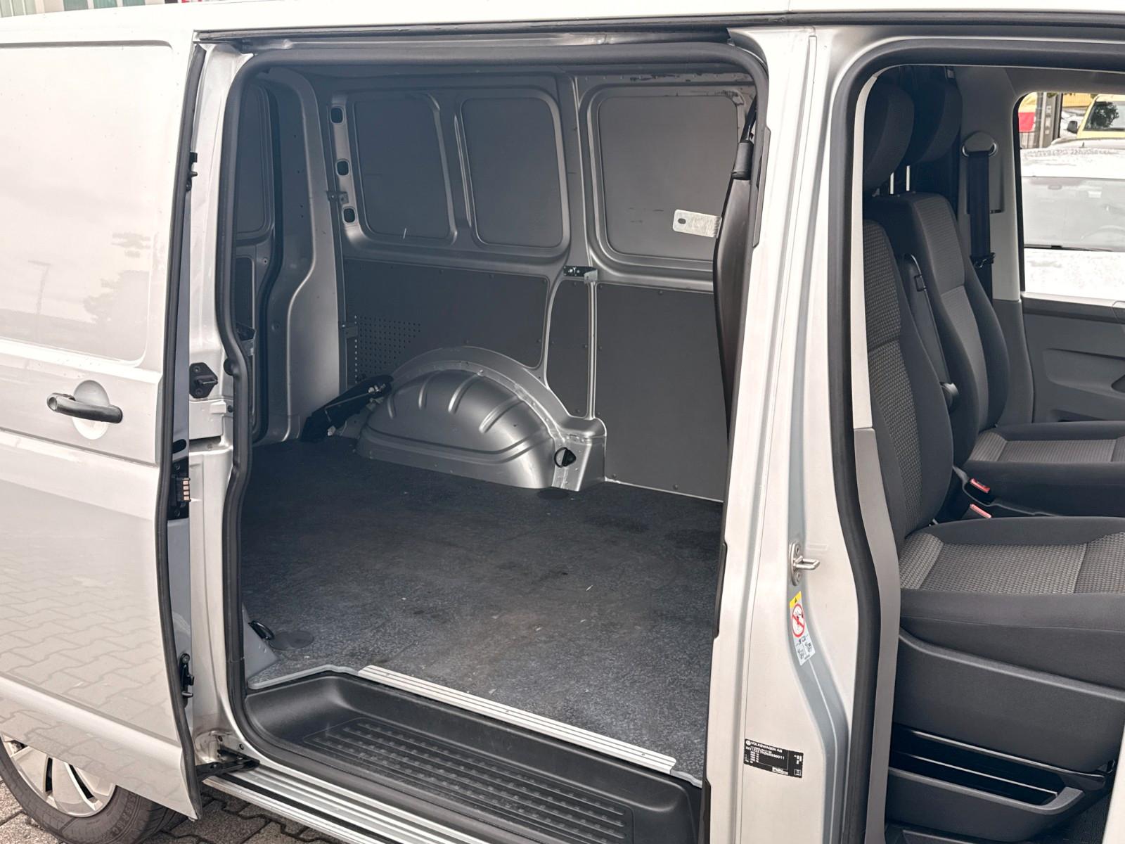 Volkswagen T6.1 2.0 TDI Transporter Kasten FWD*GR.NAVI*PDC*