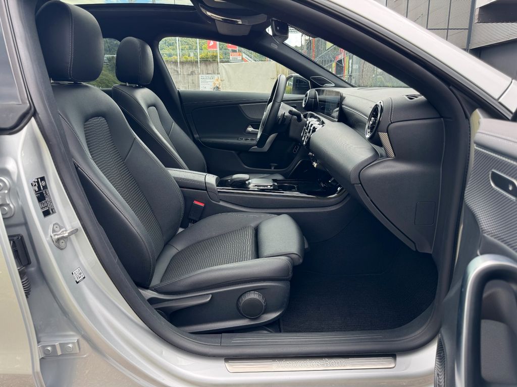 Mercedes-Benz CLA 220 d SB,Distro,Pano,AHK,LED,Burmester,Night