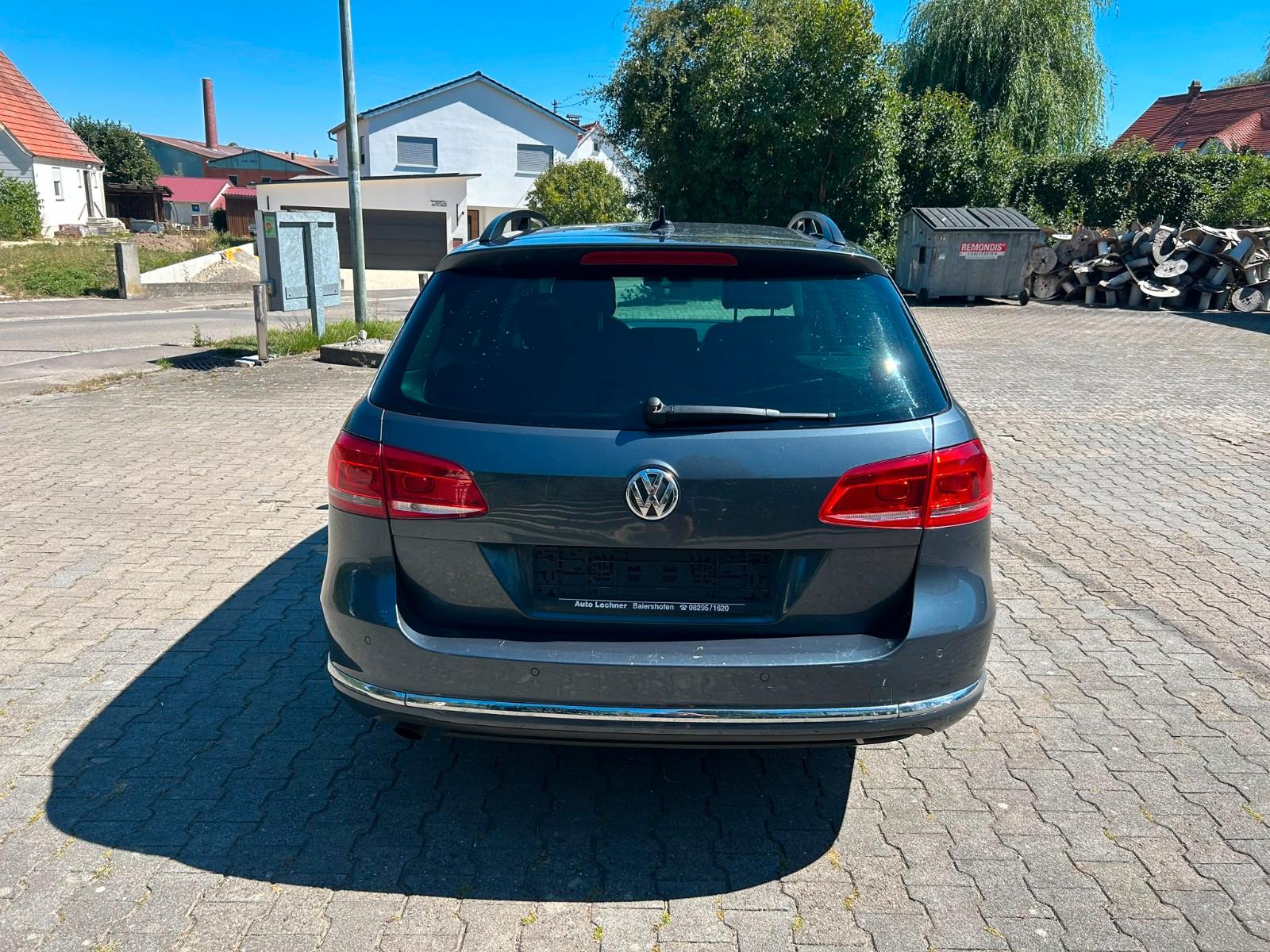 Volkswagen Passat 2011 — photo 8