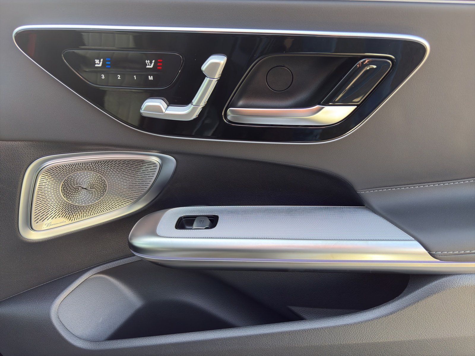 Fahrzeugabbildung Mercedes-Benz CLE 450 4M Coupé AMG 360° Pano DigLight Keyless