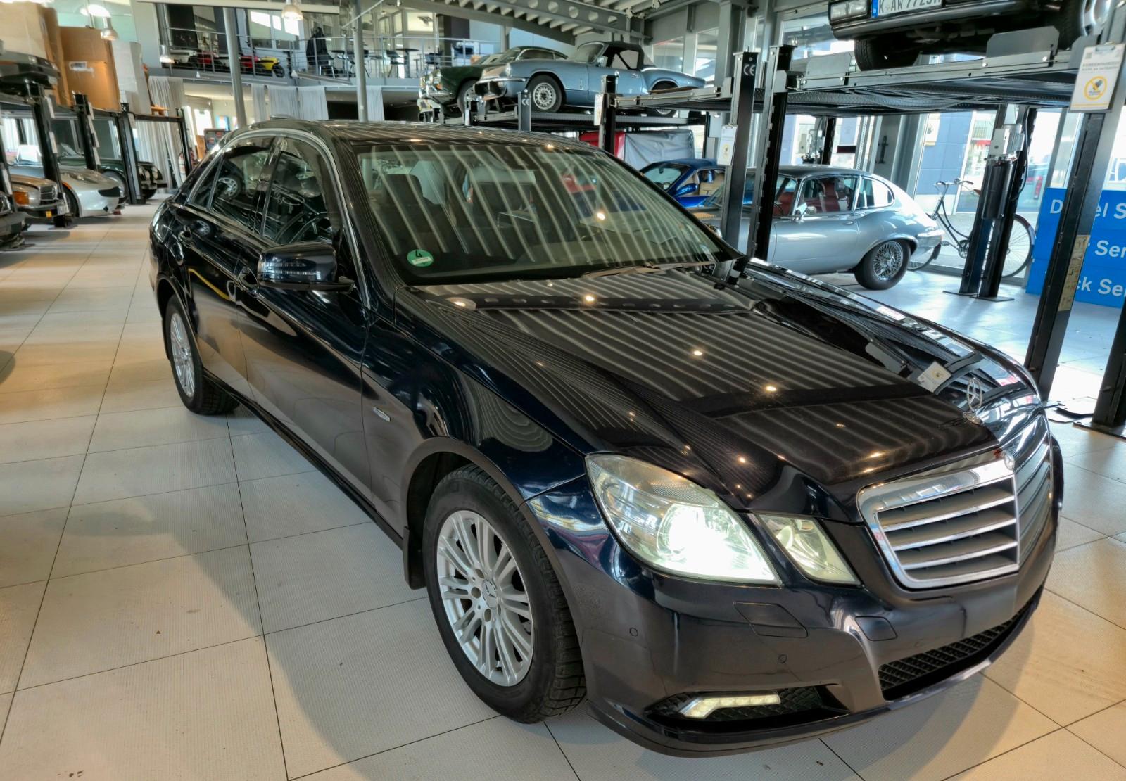 Mercedes-Benz E 220CDI"ELEGANCE"COMAND/XENON/CAMERA"TOP
