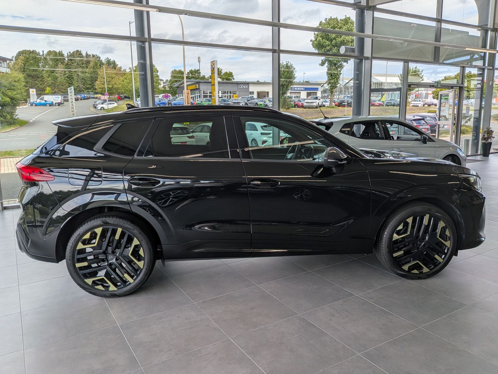Fahrzeugabbildung CUPRA Terramar 1.5 eTSI Tribe Sennh Matrix HUD AHK 20