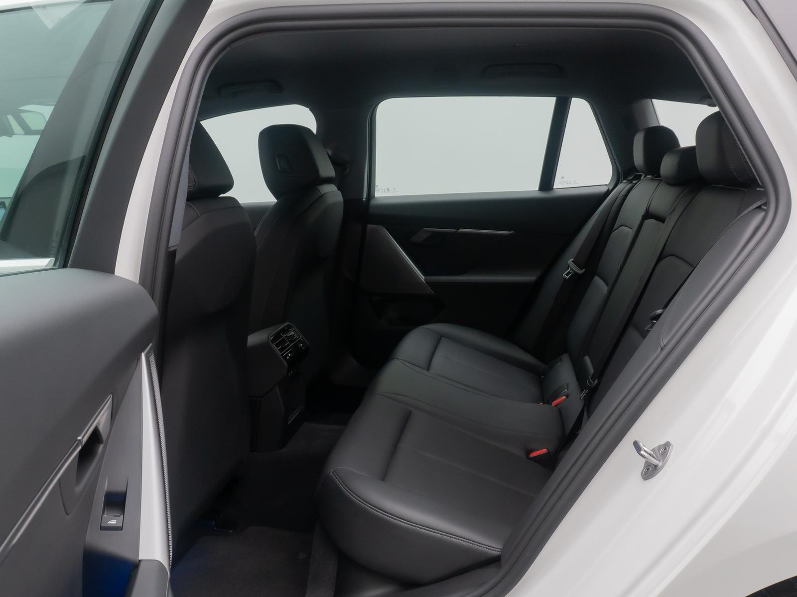 BMW 530e Kamera DAB Alarm DigitKey Widscreen 19Zoll