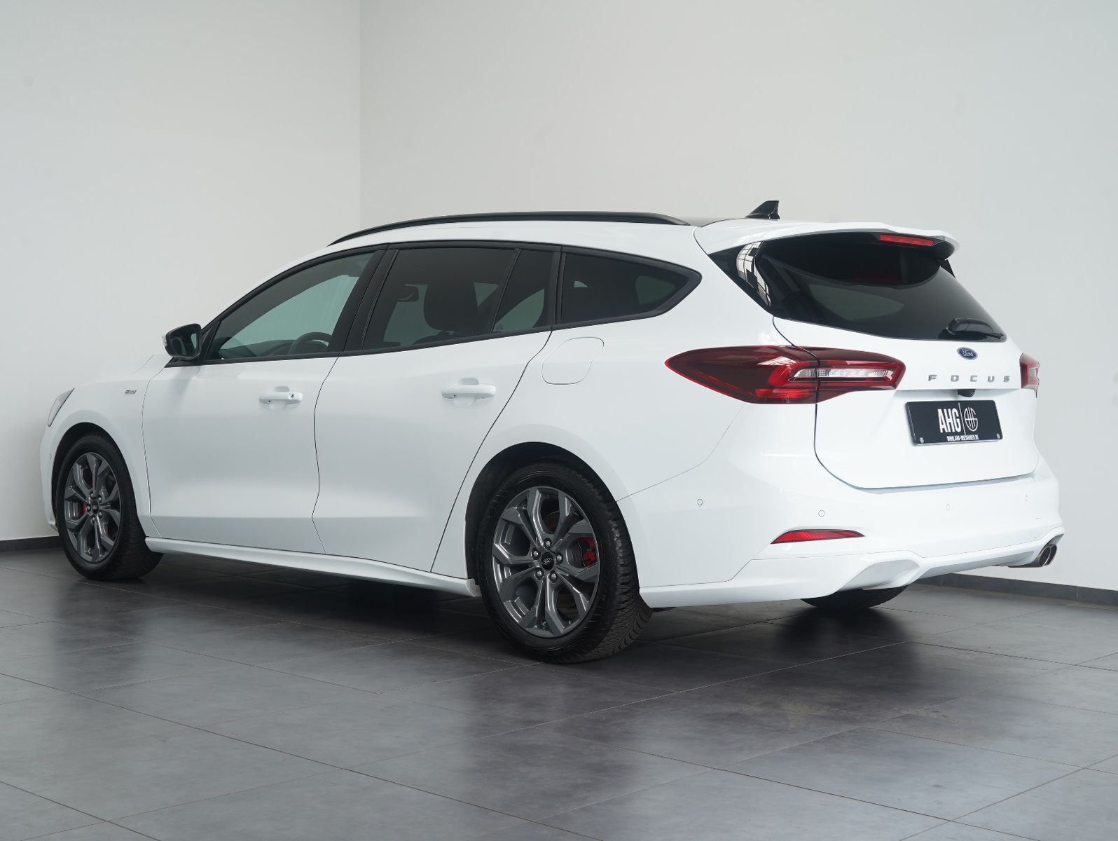 Fahrzeugabbildung Ford Focus Turnier ST-Line X 1.0 EcoBoost PANO