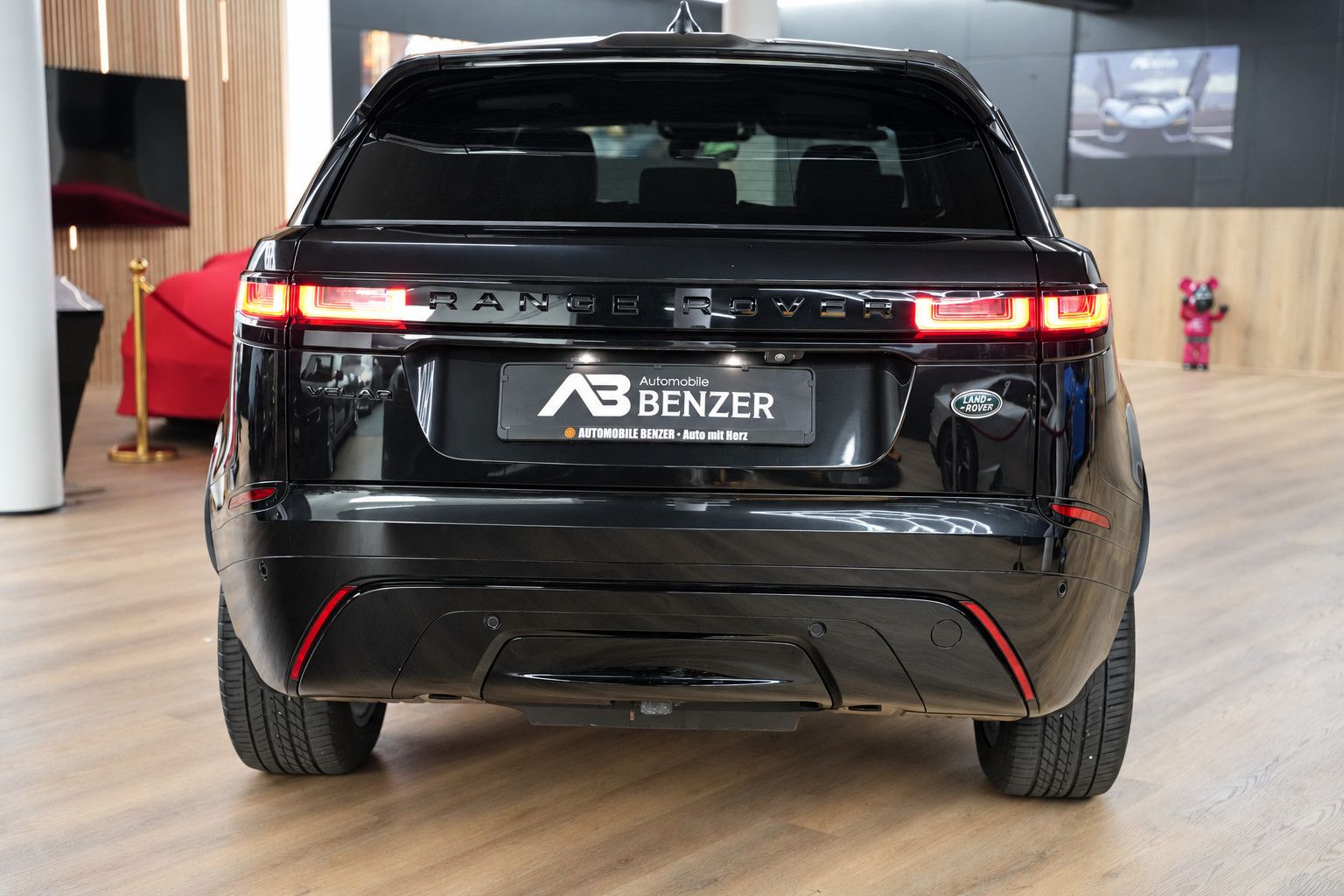 Fahrzeugabbildung Land Rover Range Rover Velar R-Dynamic SE *Meridian*Memory*