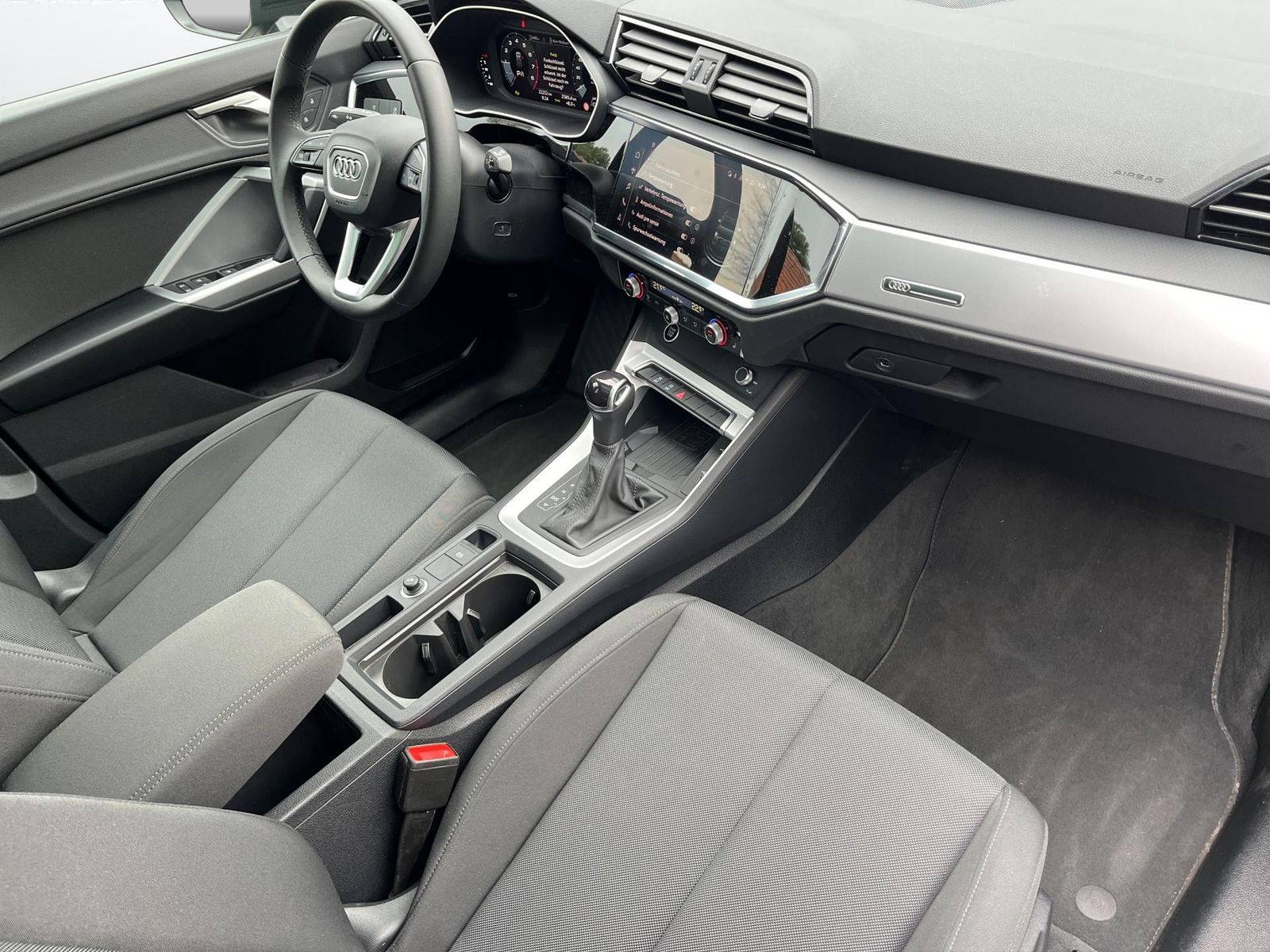 Audi Q3 35 1.5 TFSI S Line 18" Panorama LED CarPlay foto 18