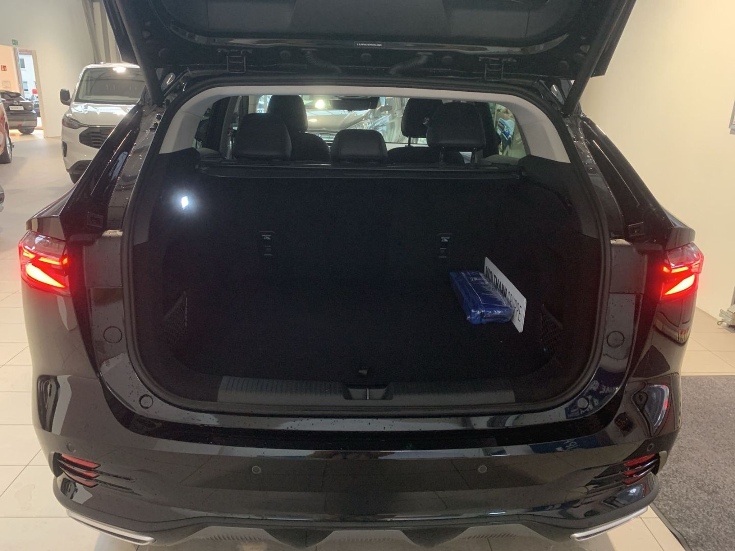 Fahrzeugabbildung MG HS PHEV Luxury Automatik- FINANZIERUNGSANGEBOT!