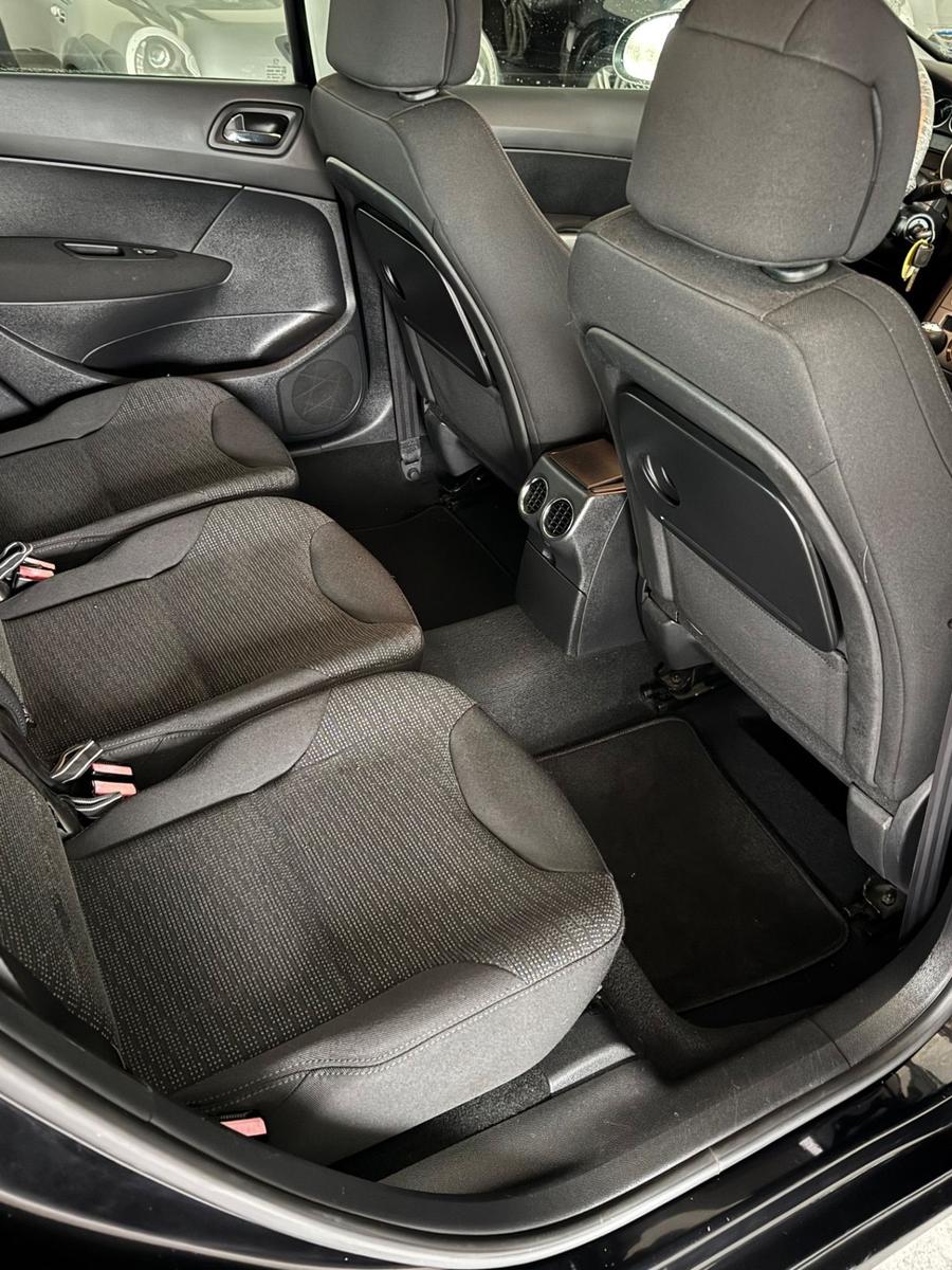 Peugeot 308 2009 — photo 7
