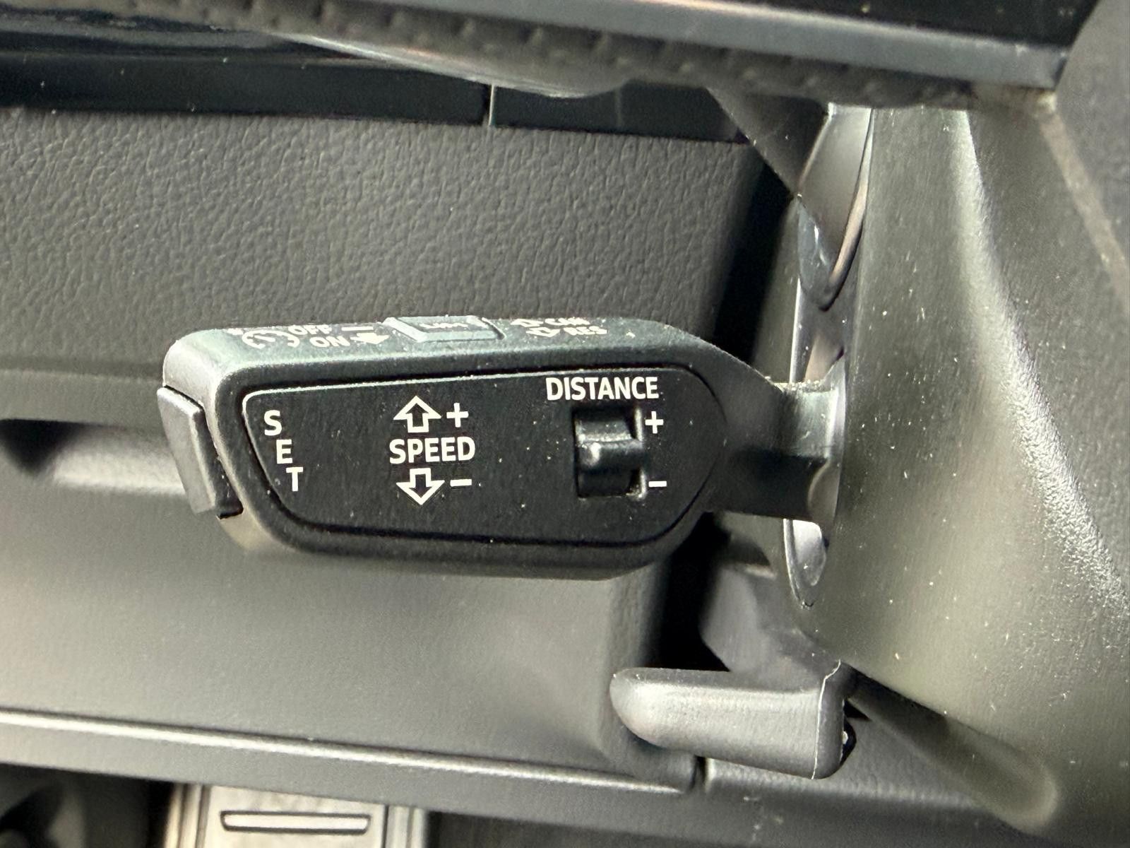 Fahrzeugabbildung Audi e-tron 55 QUAT 2X S LINE BLACK EDIT LUFT+360+AHK