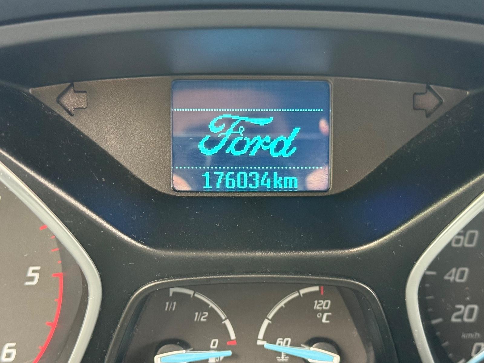 Ford Grand C-MAX 2011 — фото 13