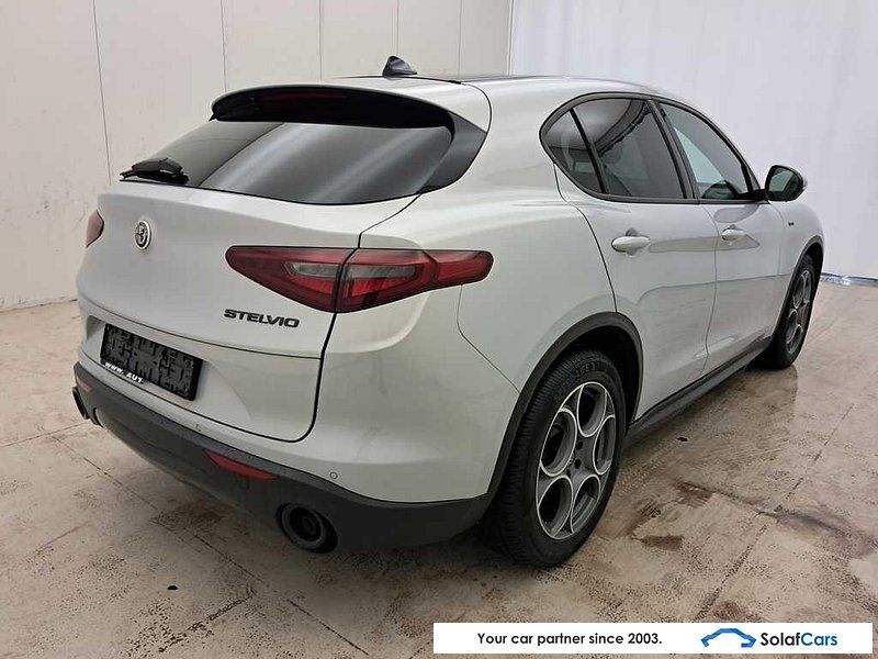 Alfa Romeo Stelvio 2.2d Sprint Aut. Pano Xenon ACC Navi Sp imagem 3