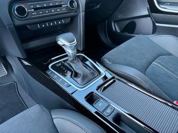 Kia XCeed 1.6T GT-Line 180 DCT7 Glasdach Navi Kamera
