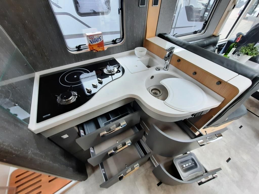 Fahrzeugabbildung HYMER / ERIBA / HYMERCAR B-Klasse ML I 780 BlackLine Verfüg./Sparen Sie 9