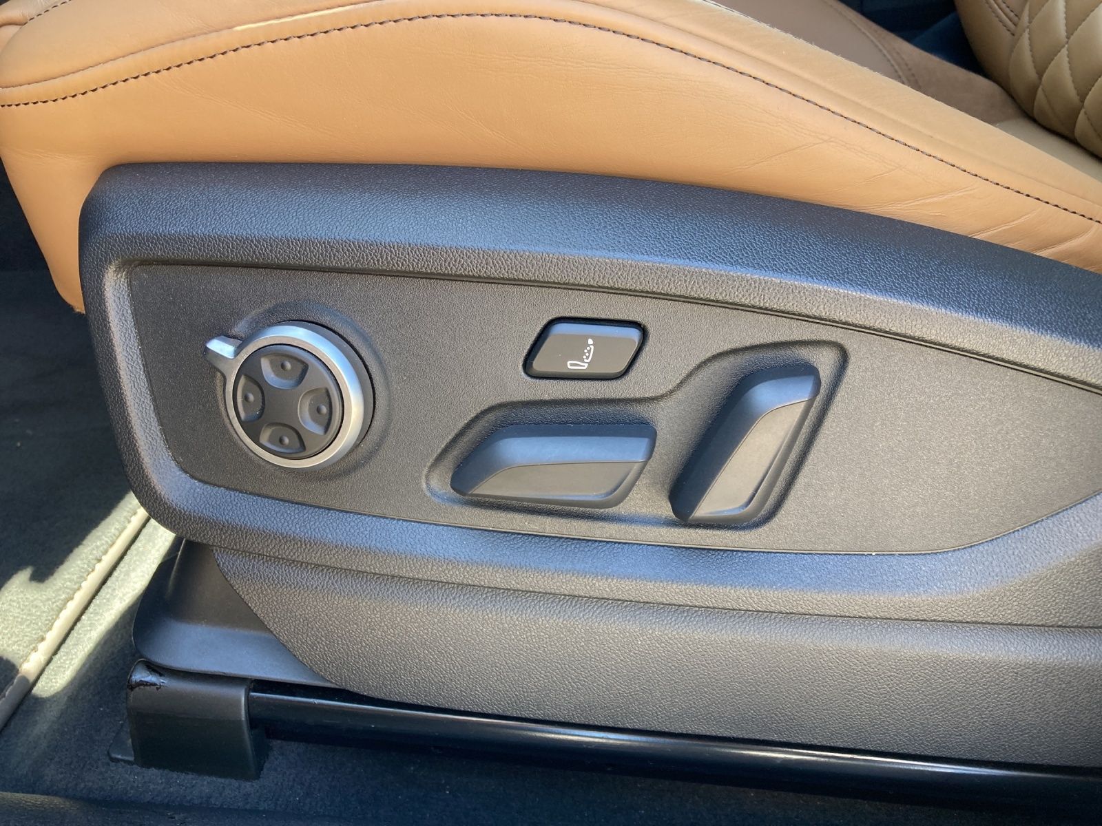 Fahrzeugabbildung Audi Q5 55 TFSI e quattro sport MATRIX HEAD UP PANO R