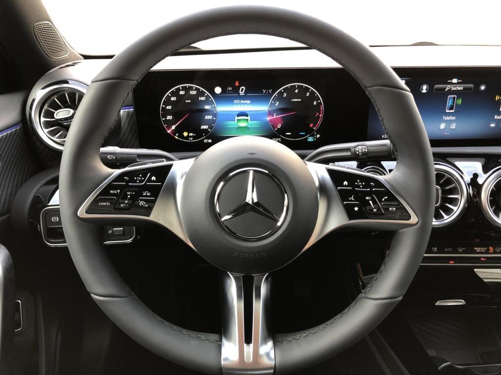 Mercedes-Benz A 200 Limousine ILS+MBUX+Progressive+Night+Pano — 11