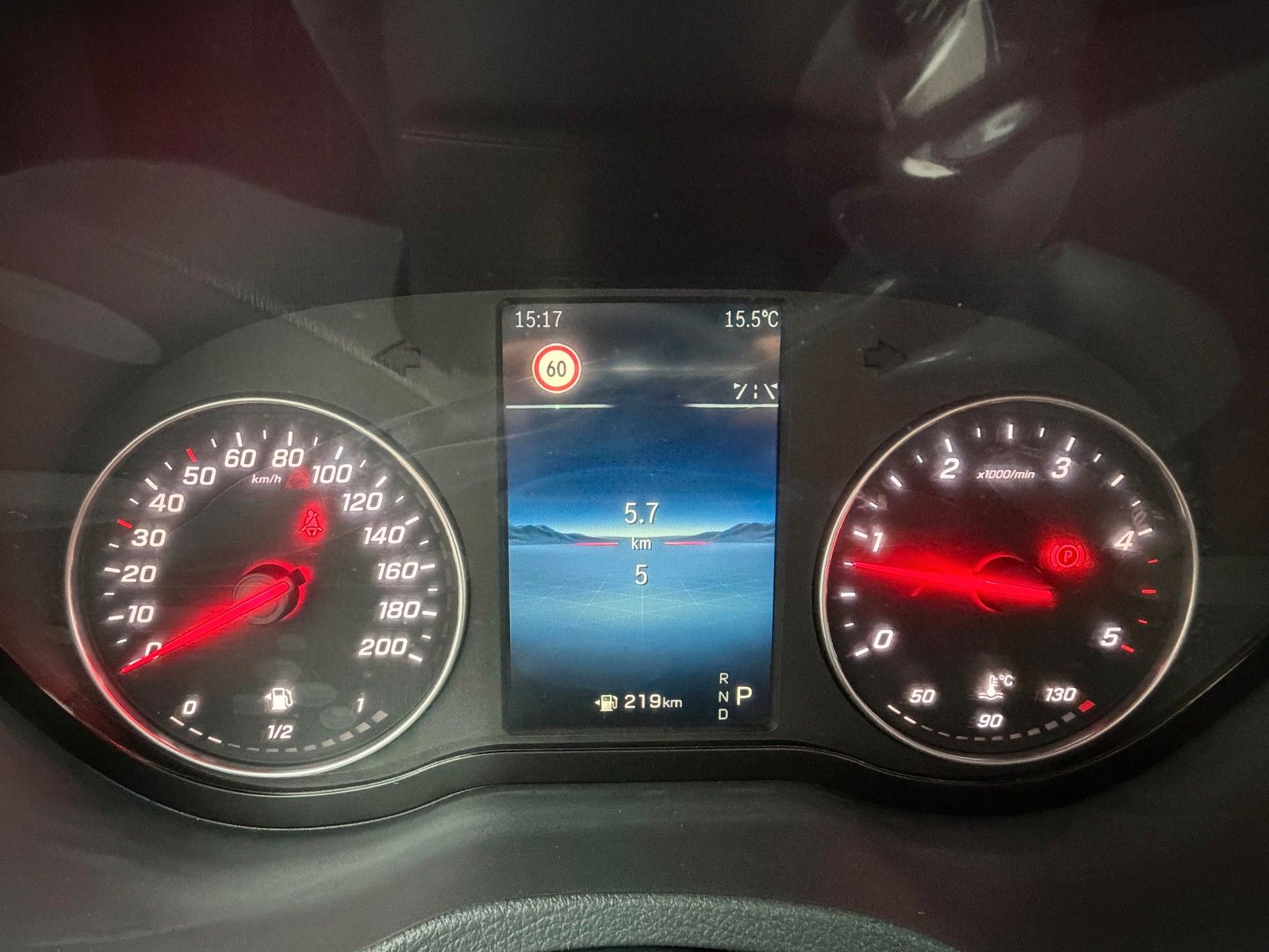 Fahrzeugabbildung Mercedes-Benz Sprinter 317 CDI 3665 9G DoKa AHK Klima Kamera