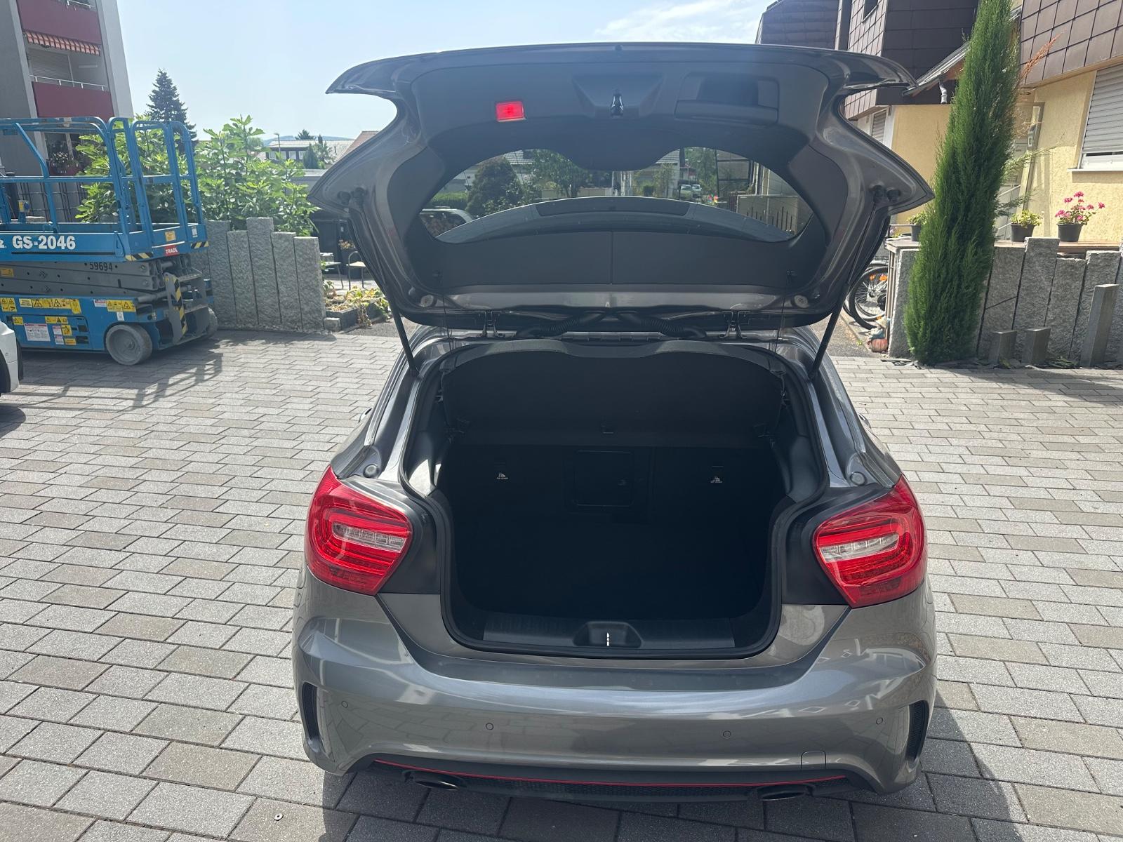 Mercedes-Benz A 250 Sport | Panorama | Service NEU | TÜV NEU