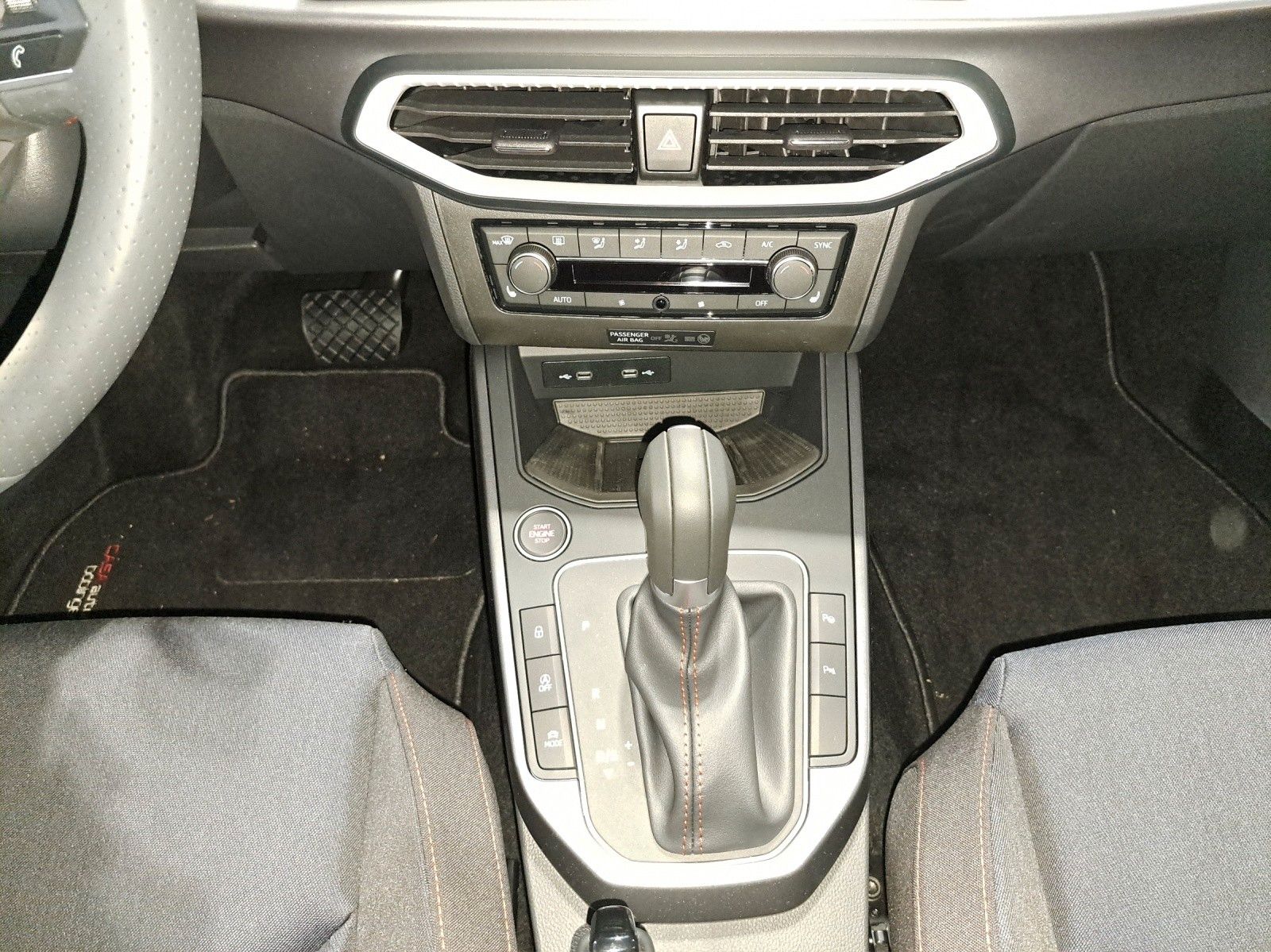 Arona FR Black Edition 1.0 TSI DSG ACC Navi SHZ
