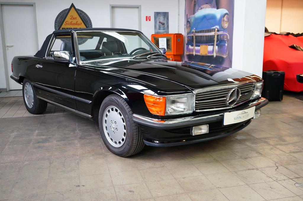 Mercedes-Benz SL 560