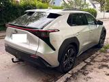 Toyota bZ4X 71,4kWh 160kW Comfort+Technik+Glas AWD ... - graue Toyota bZ4X