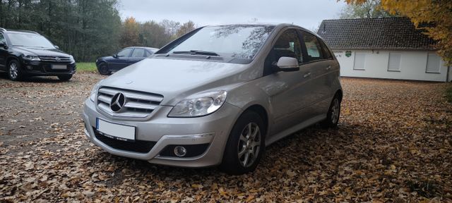 Mercedes-Benz B 180 BlueEFFICIENCY -