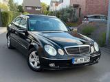 Mercedes-Benz Mercedes Benz E320 W211 60.000km*1.Hand*Pa... - Mercedes-Benz E 320 in Krefeld